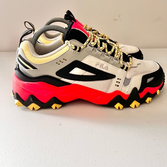 Fila Oakmont TR Sneakers Women’s Size 9 EUC - Picture 4 of 7